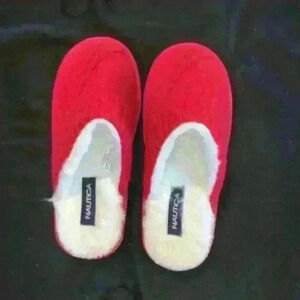 Náutica slippers size 5/6
